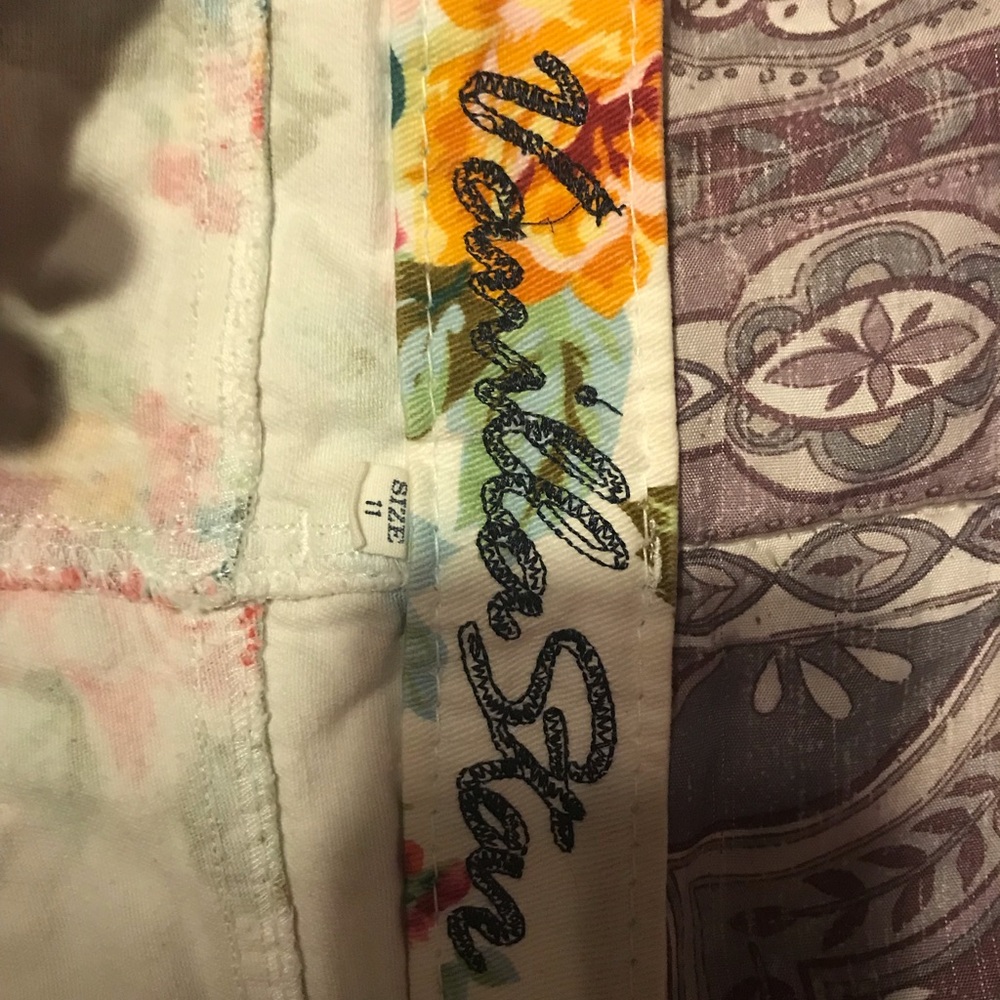 Floral Shorts - Picture 3 of 3